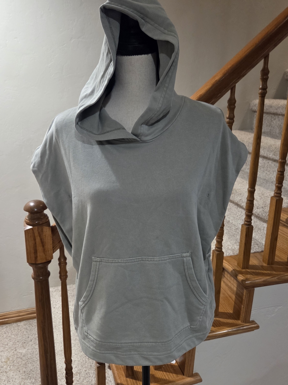 Fabletics Relaxed Sleeveless Hoodie Top in Light Gray